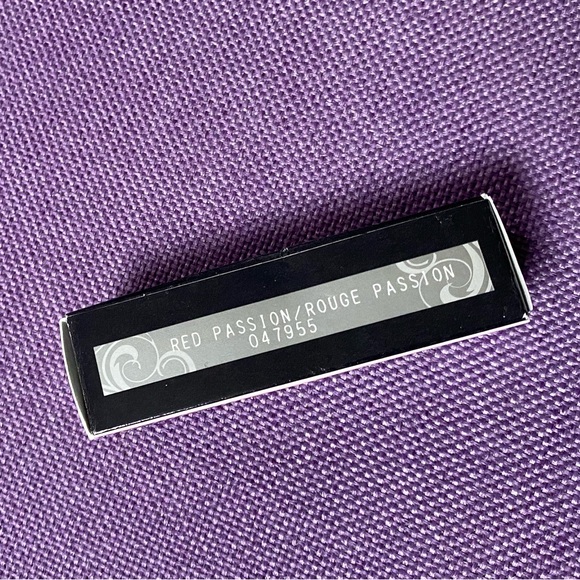 Mary Kay nourishine plus Red Passion lip gloss. New!! - Picture 3 of 3